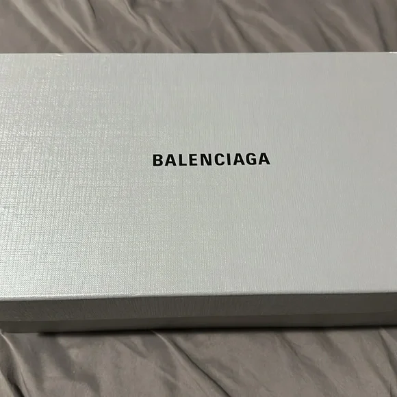 Authentic Balenciaga Leather platform sandal - Picture 8 of 8